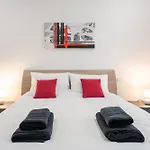 Apartment Balluta Bay Seaside 4-bedroom Near Sandy *