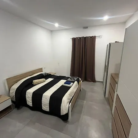 Balluta Bay Seabreeze Apartment St. Julian's