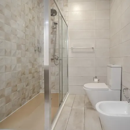 Balluta Bay Seaside 4-bedroom Near Sandy