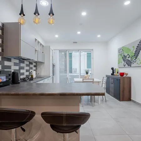 Balluta Bay Seaside 4-bedroom Near Sandy *