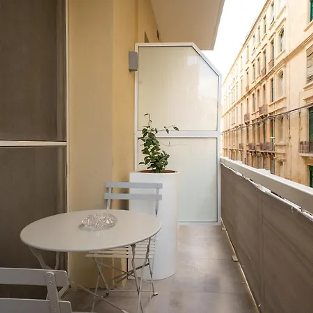 Apartament Balluta Bay Seaside 4-bedroom Near Sandy St. Julian's