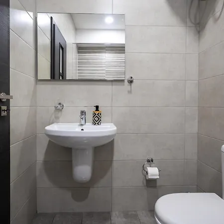 Apartament Balluta Bay Seaside 4-bedroom Near Sandy St. Julian's