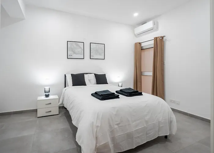 Lejlighed Balluta Bay Seaside 4-bedroom Near Sandy *