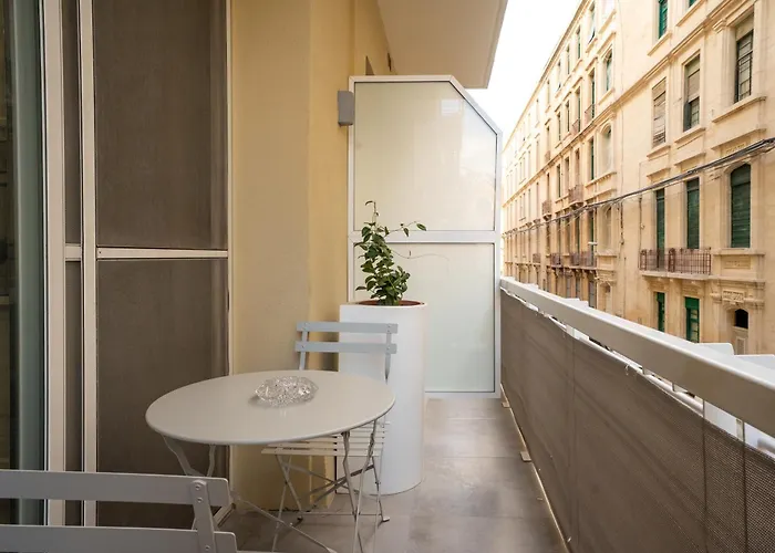 Lejlighed Balluta Bay Seaside 4-bedroom Near Sandy Saint Julian's