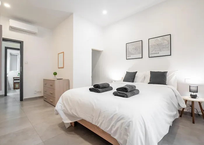 Lejlighed Balluta Bay Seaside 4-bedroom Near Sandy Saint Julian's